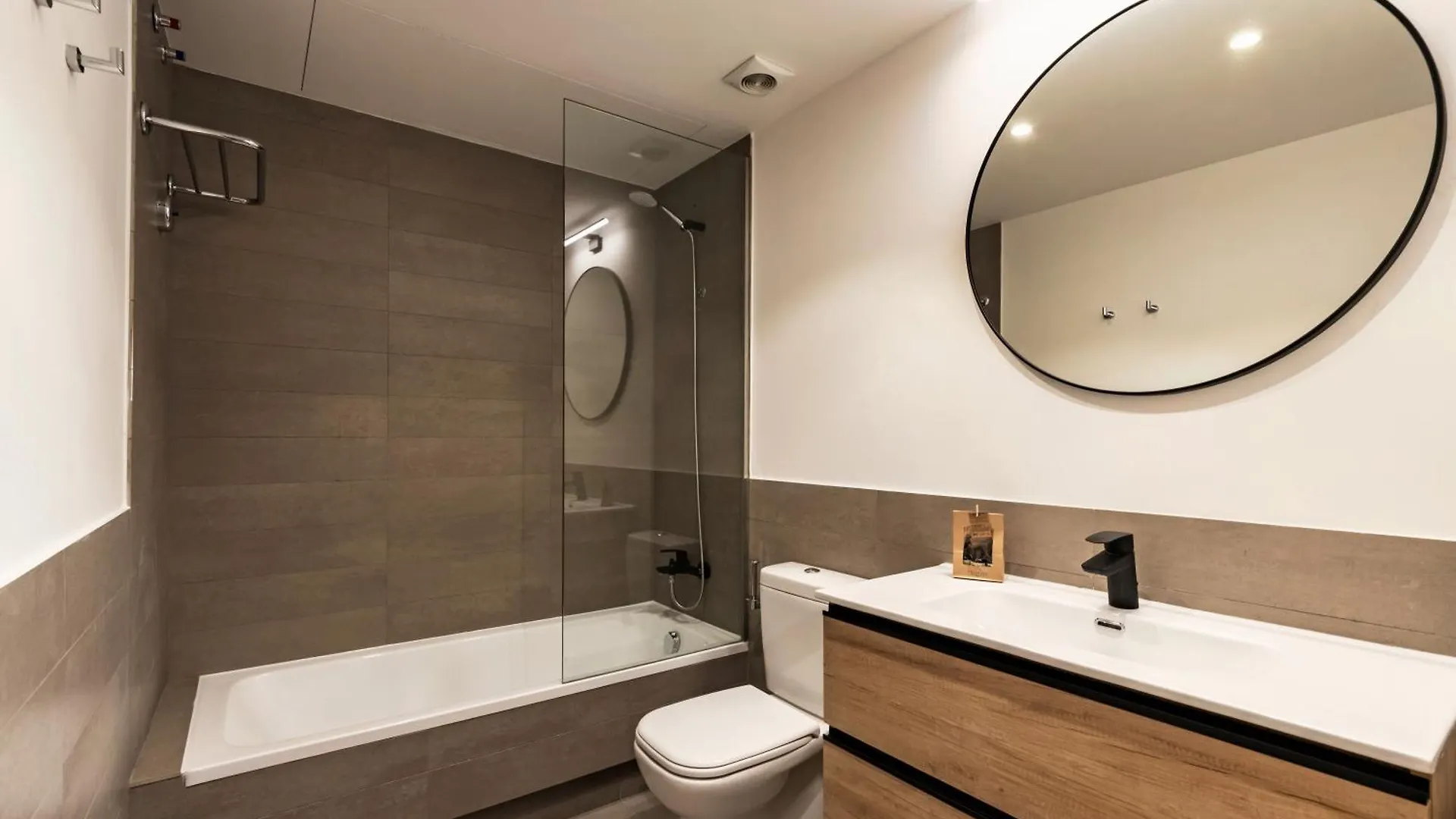 Caterina A90 Apartment Barcelona Spain